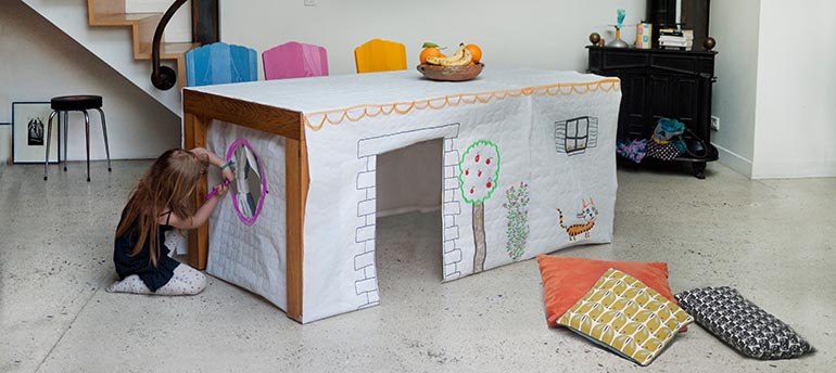 “Rêves de cabanes”, supplément pour les parents du magazine Pomme d'Api n°642, août 2019. Idées, réalisation et photos : Raphaële Vidaling.