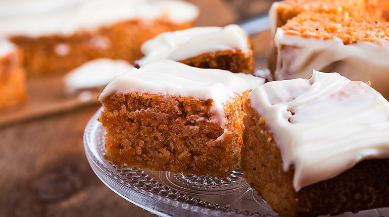 © Photo : istetiana/Shutterstock. Pumpkin cake, I Love English n°333, novembre 2024.