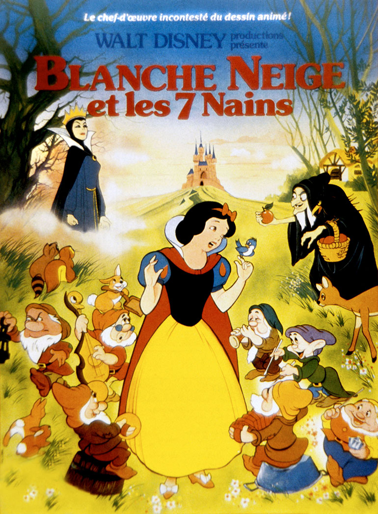 Walt Disney sort Blanche Neige et les Sept Nains en 1937 : l’œuvre est considérée comme le premier long-métrage d’animation pour enfants.