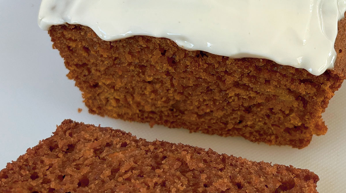 “Carrot cake”, I Love English for Kids! n°247, mars 2023. Illustrations : Clémence Lallemand. Photo : Odile Amblard.