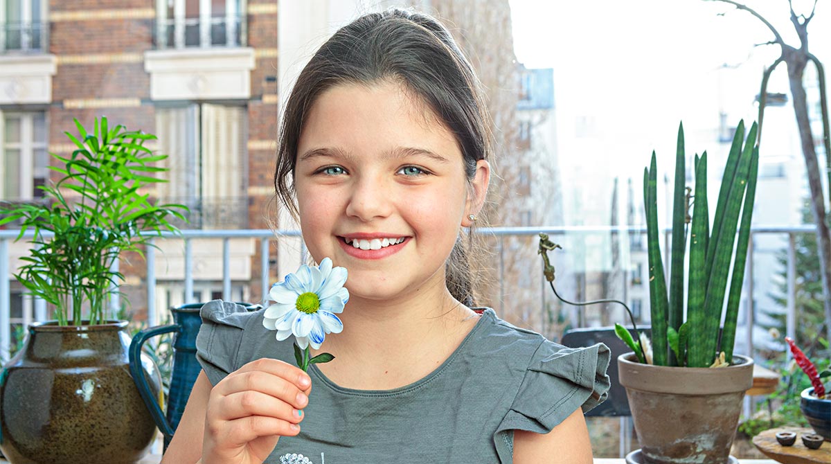 “Labo science : comment les fleurs boivent-elles ?”, Images Doc n°400, avril 2022. Photo : Rebecca Josset.