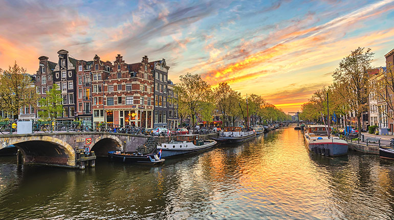 © AdobeStock. Séjour à Amsterdam en famille avec Bayard Jeunesse