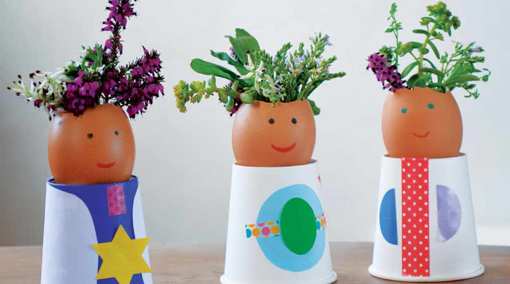 “Les petits bonshommes du printemps”, supplément pour les parents du magazine Popi, avril 2017. Conception, réalisation et photo : Hélène Vidaling.