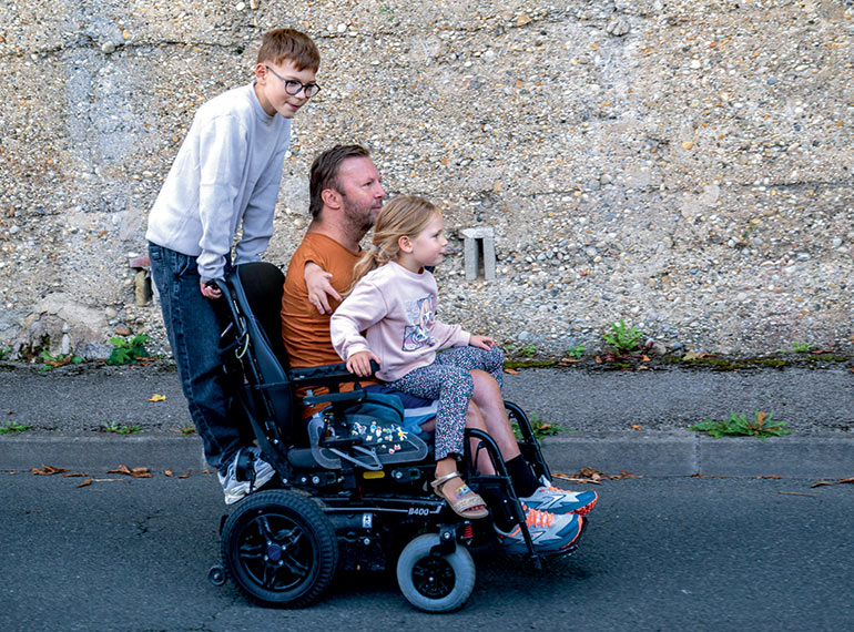 Nicolas, Sam et Lila, sa petite sœur de 5 ans.