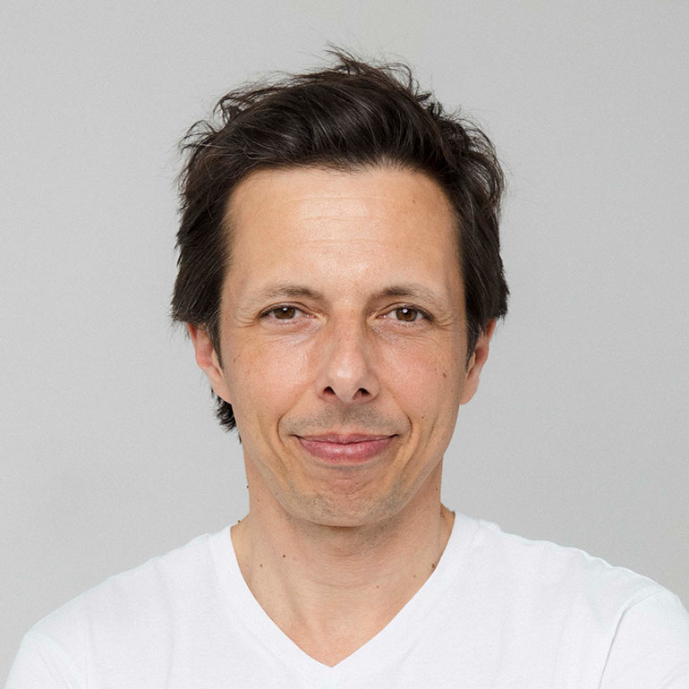 Valère Corréard est papa de trois enfants et journaliste de « Par ici les économies » sur Ici (Radio France).