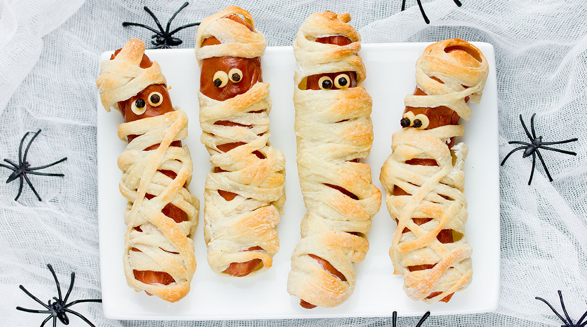Recette des Halloween mummies, en français et en anglais.